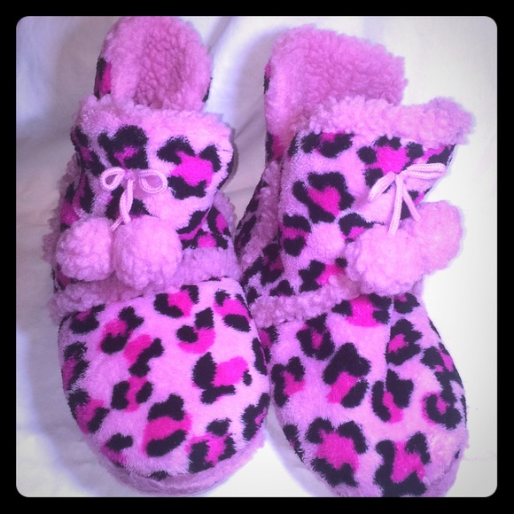 pink leopard print slippers